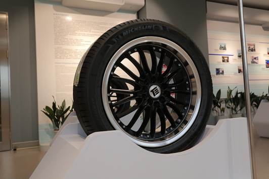 巴斯特的极致天窗工艺j9九游会入口遇见伟(图10) 巴斯特的极致天窗工艺j9九游会入口遇见伟(图10)